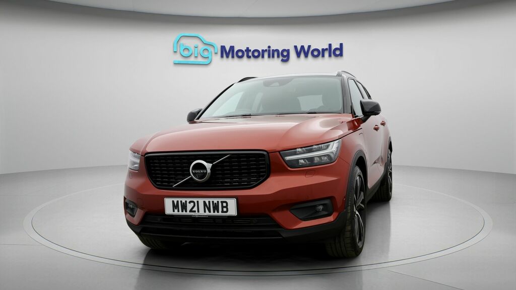Volvo XC40 R-design Pro MW21NWB Red #2