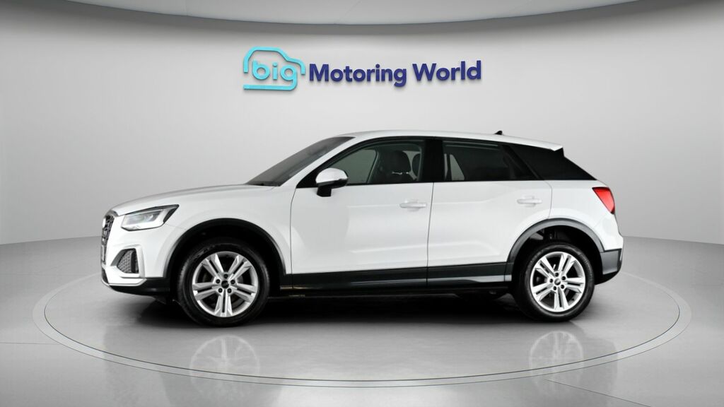 Audi Q2 Sport White #4