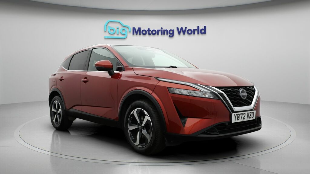 Nissan Qashqai N-connecta YB72WZO Red