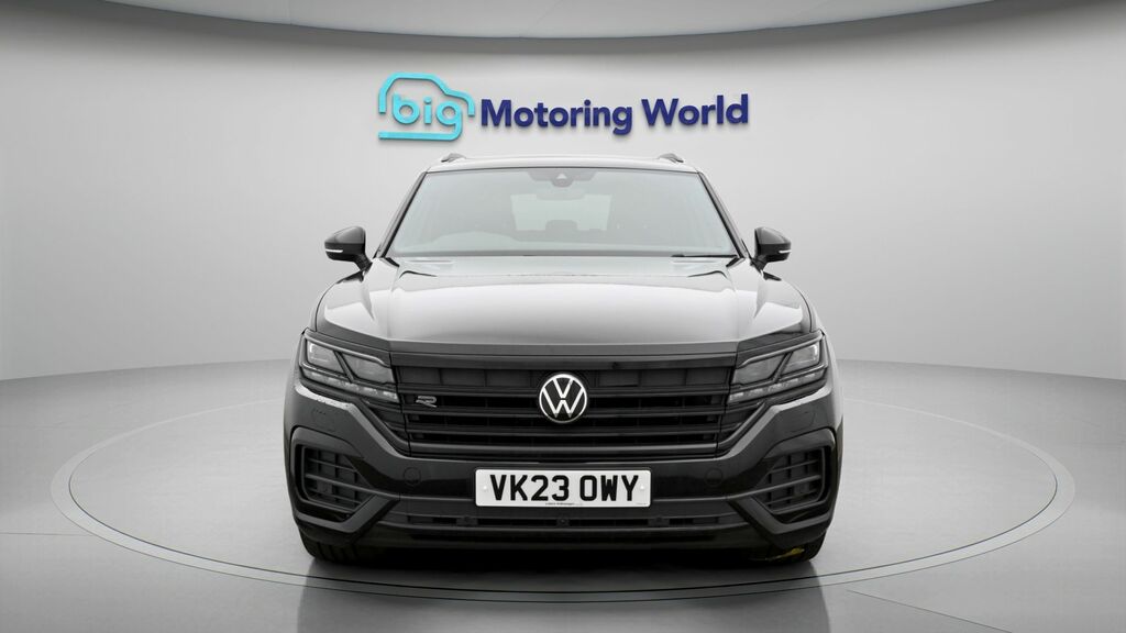 Volkswagen Touareg Black Edition VK23OWY Black #2