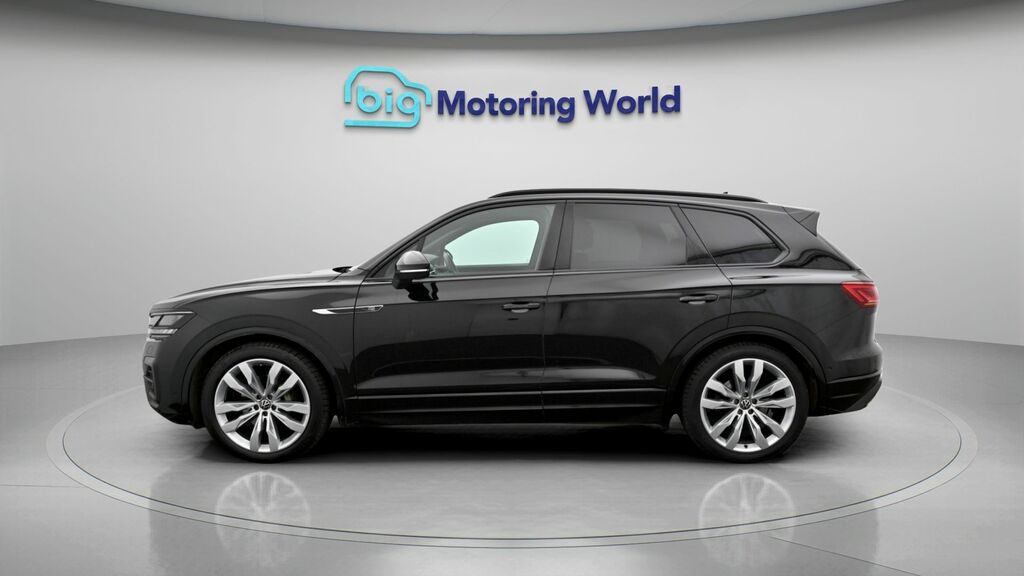 Volkswagen Touareg Black Edition VK23OWY Black #4