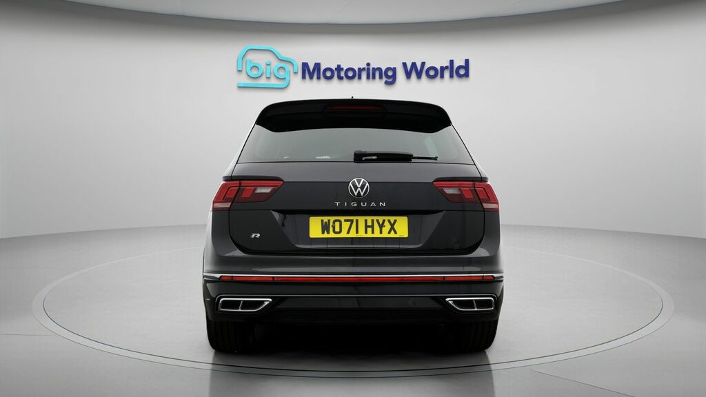 Volkswagen Tiguan R-line WO71HYX Black #6