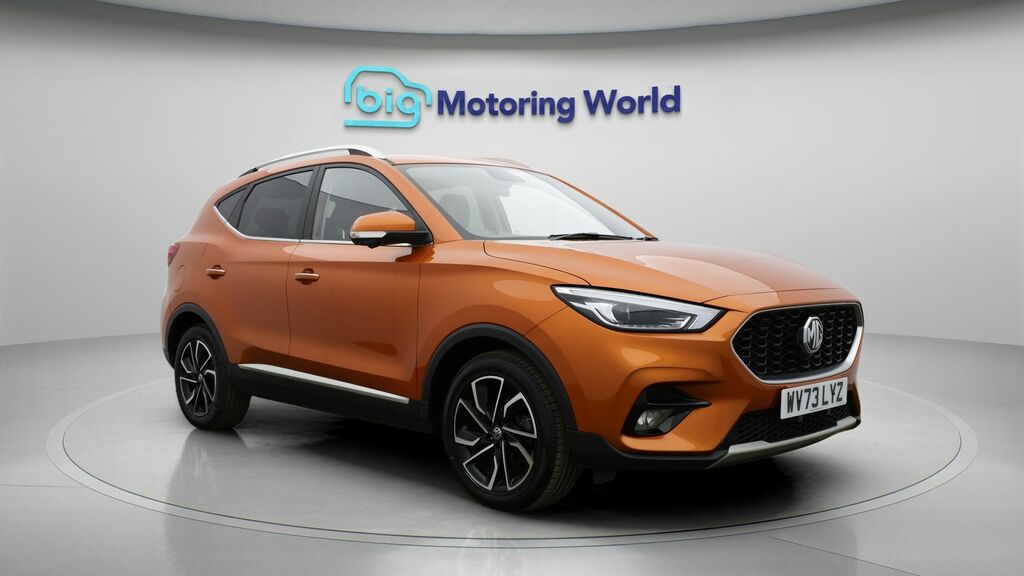 MG ZS Exclusive Orange