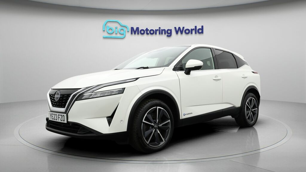 Nissan Qashqai Tekna YE23FZO White #3