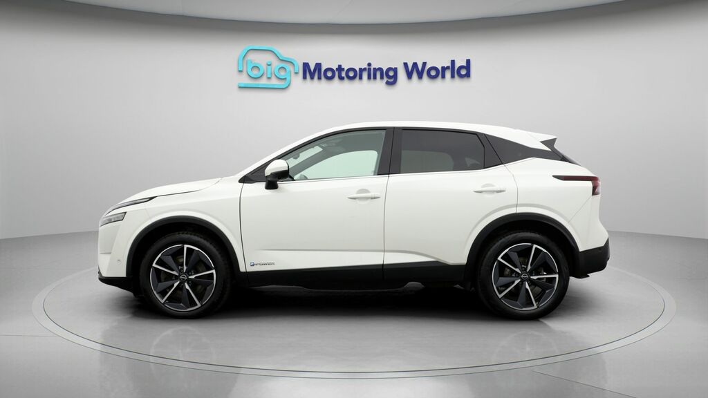 Nissan Qashqai Tekna YE23FZO White #4