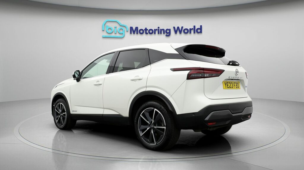 Nissan Qashqai Tekna YE23FZO White #5