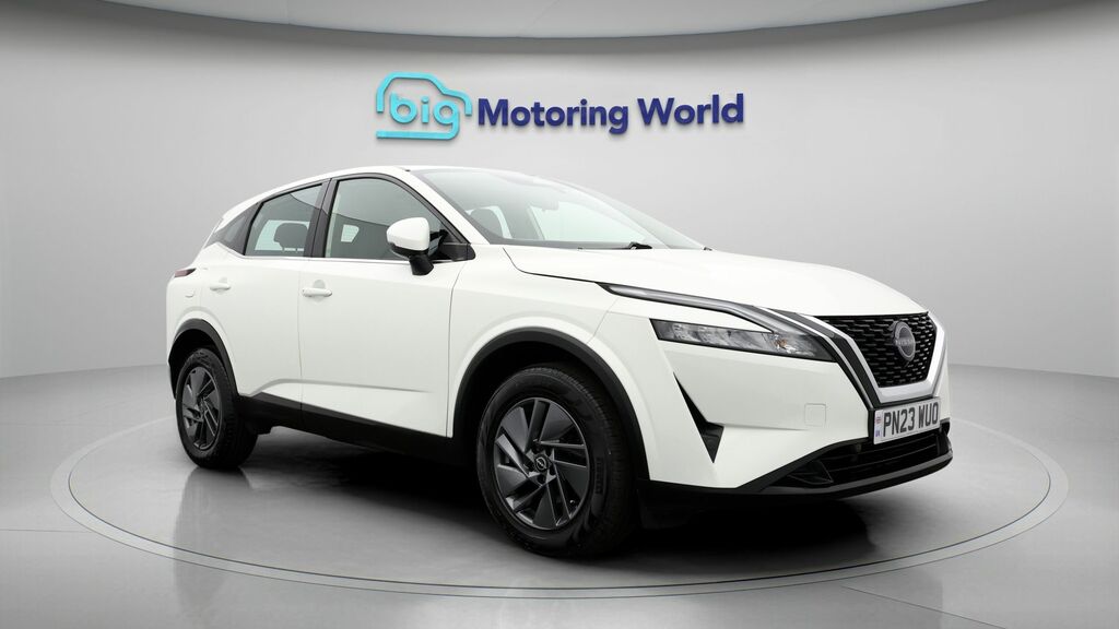 Nissan Qashqai Acenta Premium PN23WUO White