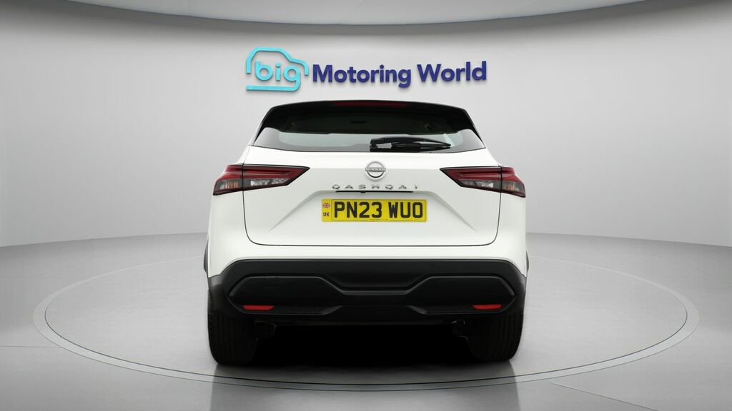 Nissan Qashqai Acenta Premium PN23WUO White #6