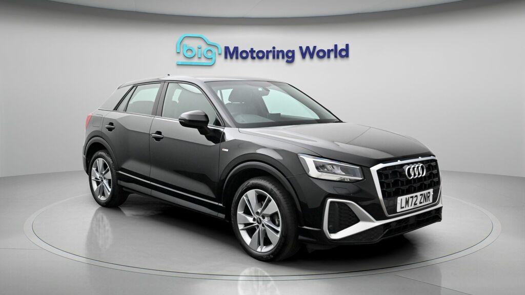 Audi Q2 S Line Black