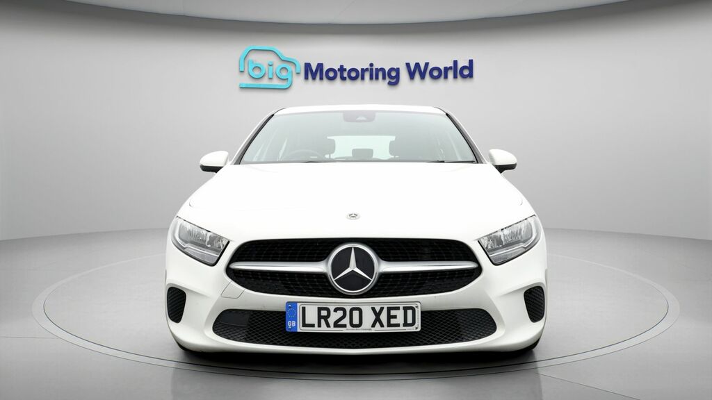 Mercedes-Benz A Class Se LR20XED White #2