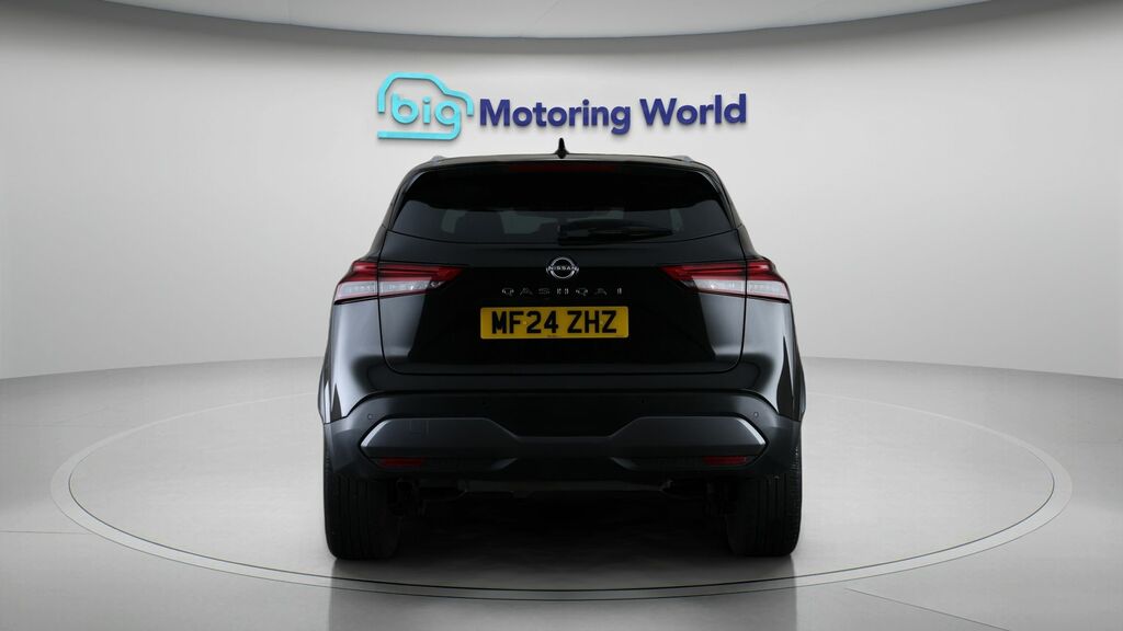 Nissan Qashqai Tekna Black #6