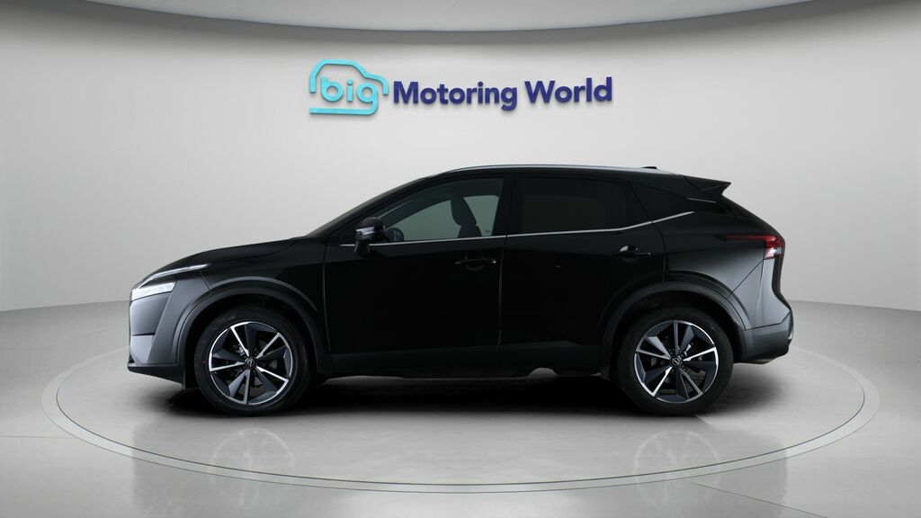Nissan Qashqai Tekna Black #4