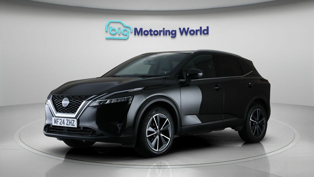 Nissan Qashqai Tekna Black #3