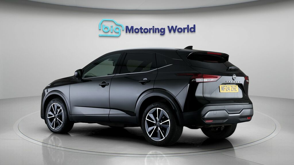 Nissan Qashqai Tekna Black #5