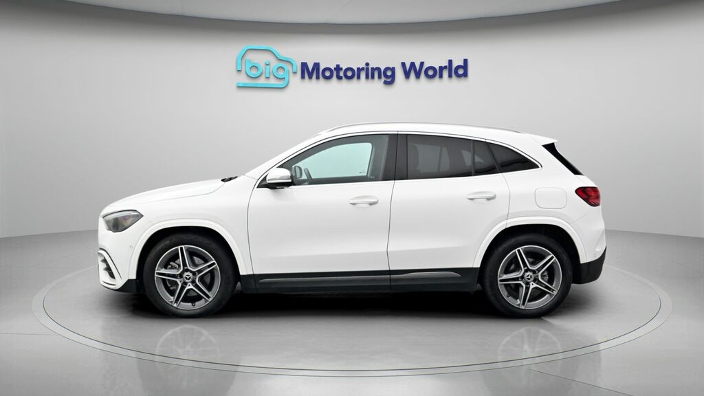 Mercedes-Benz GLA Class Amg Line White #4