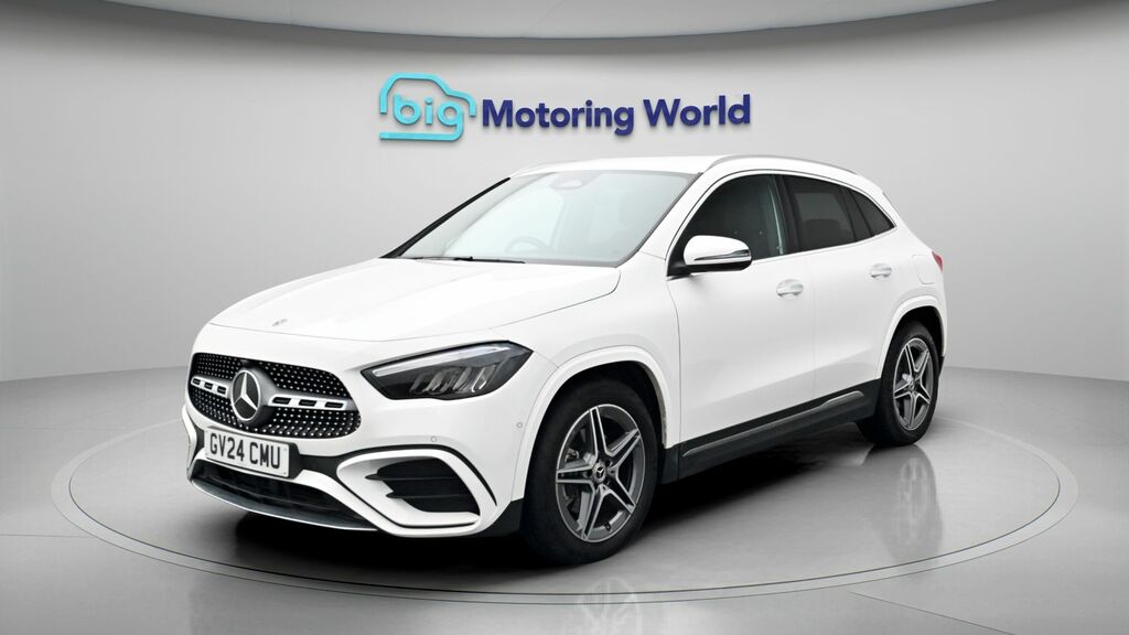 Mercedes-Benz GLA Class Amg Line White #3