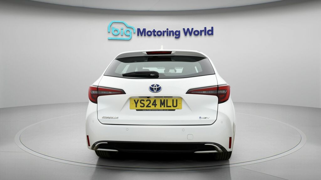 Toyota Corolla Icon White #6