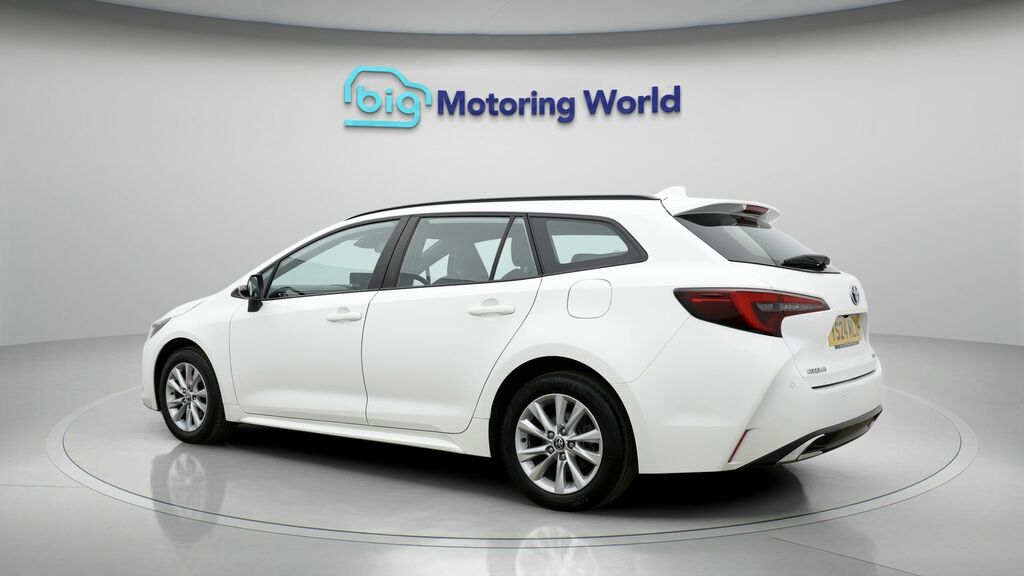 Toyota Corolla Icon White #5