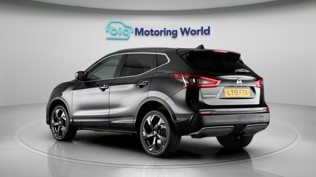 Nissan Qashqai Tekna Black #5