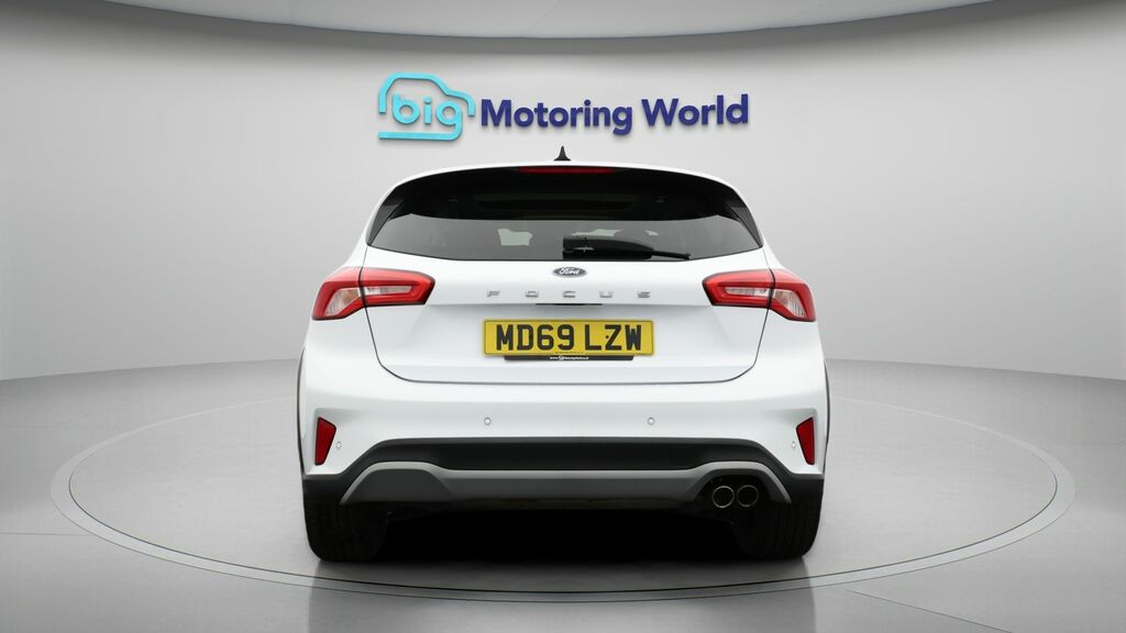 Ford Focus Active X MD69LZW White #6