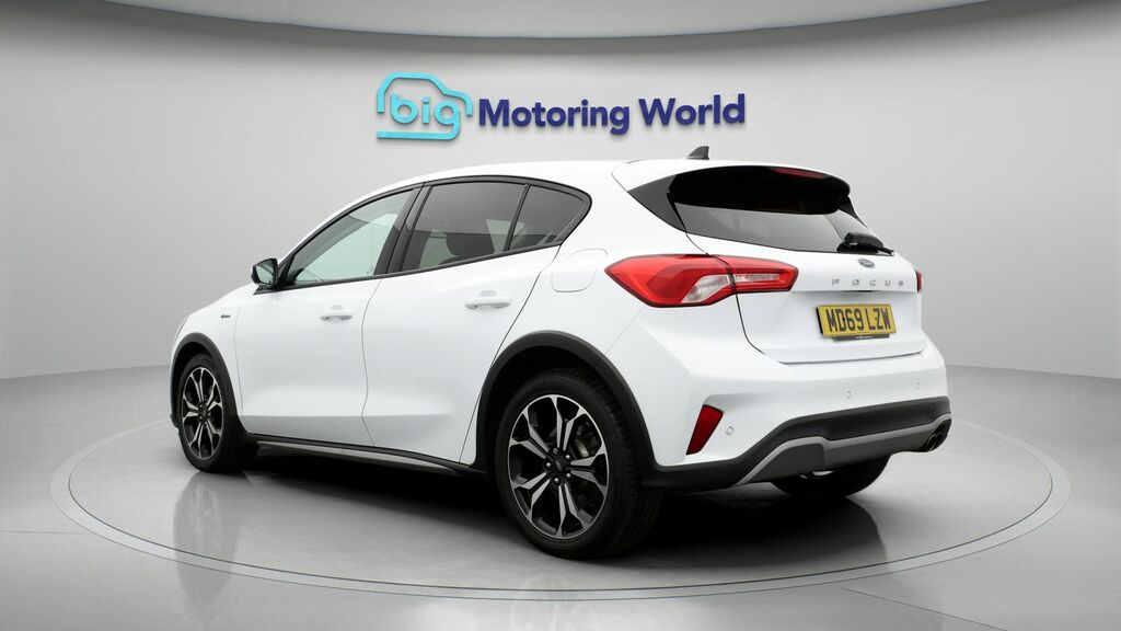 Ford Focus Active X MD69LZW White #5