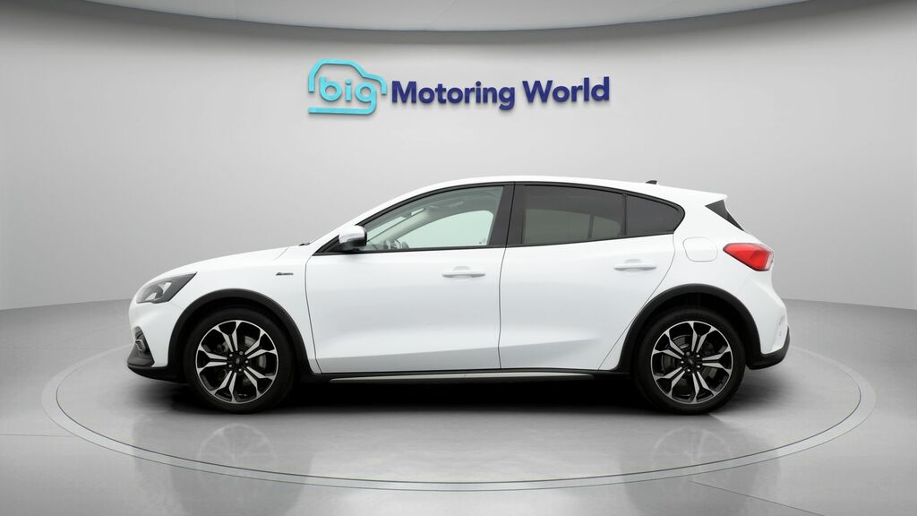 Ford Focus Active X MD69LZW White #4