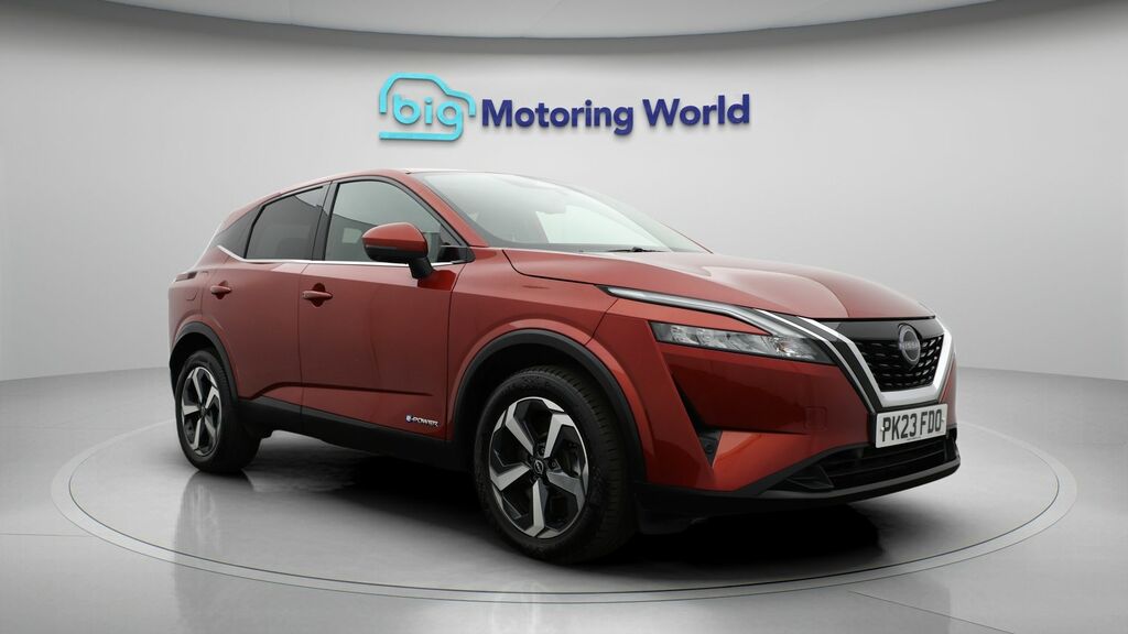 Nissan Qashqai N-connecta PK23FDO Red