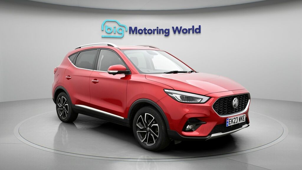 MG ZS Exclusive Red