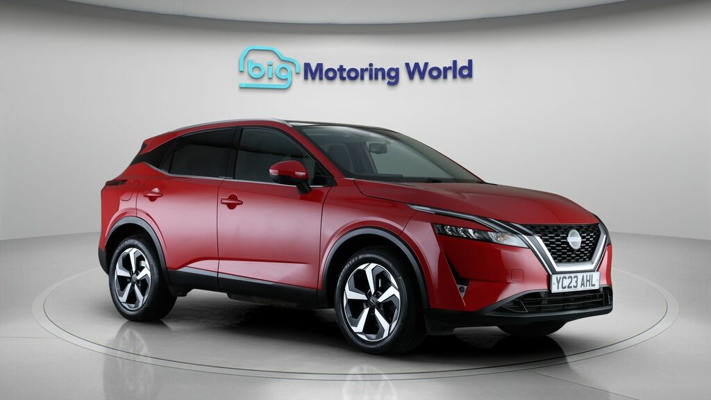 Nissan Qashqai N-connecta YC23AHL Red