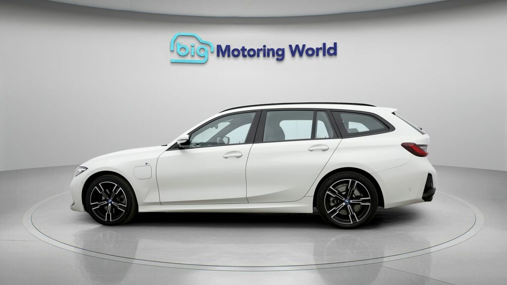 BMW 3 Series M Sport EF73DVV White #4