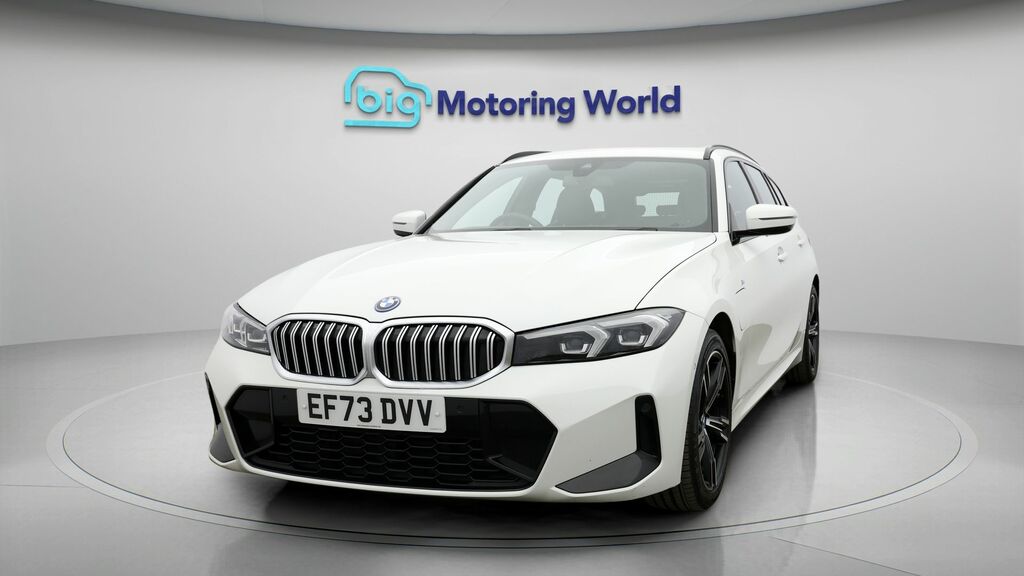 BMW 3 Series M Sport EF73DVV White #2