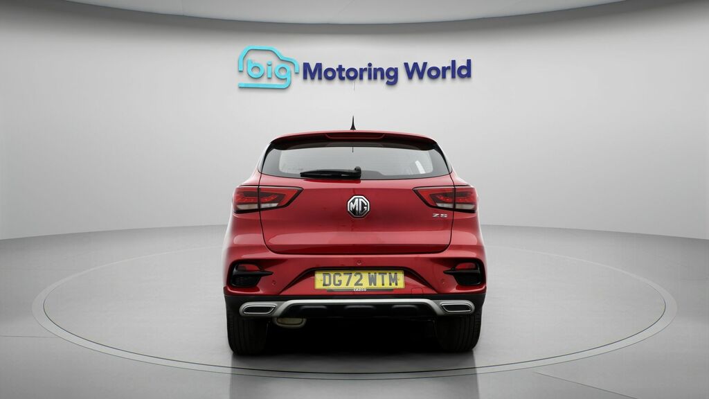 MG ZS Exclusive Red #6