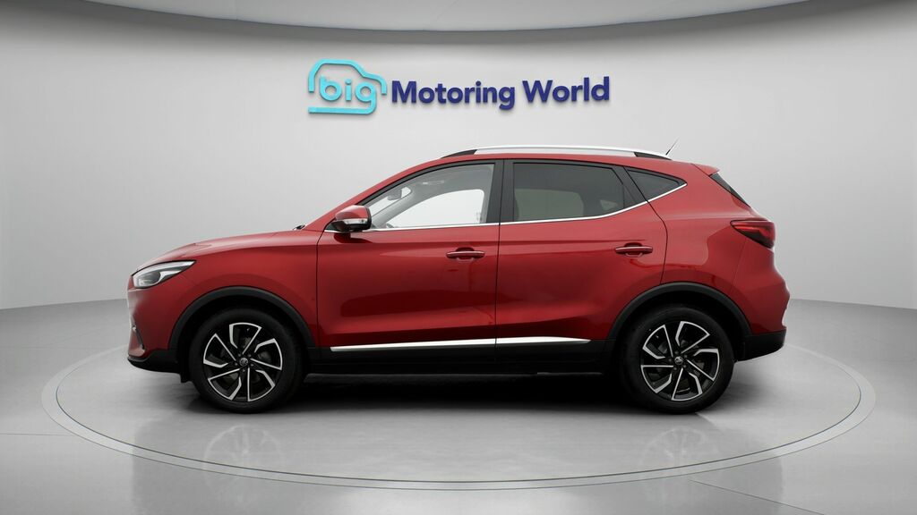 MG ZS Exclusive Red #4