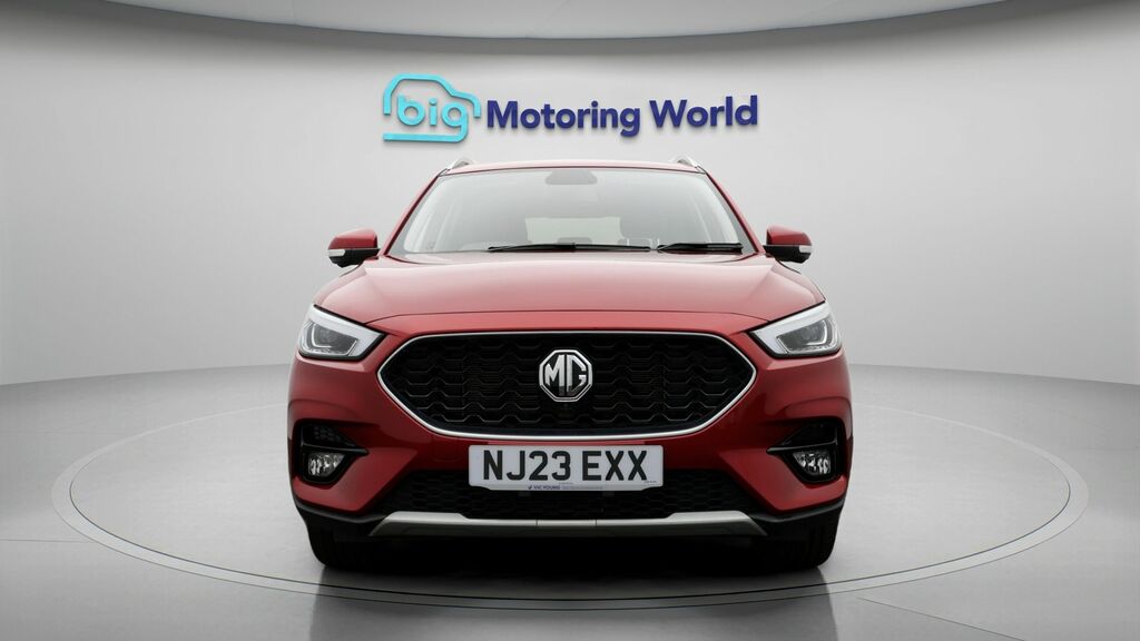 MG ZS Exclusive Red #2