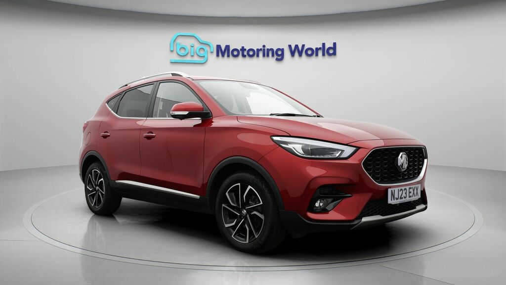 MG ZS Exclusive Red