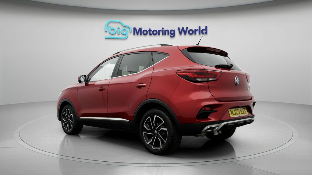MG ZS Exclusive Red #5