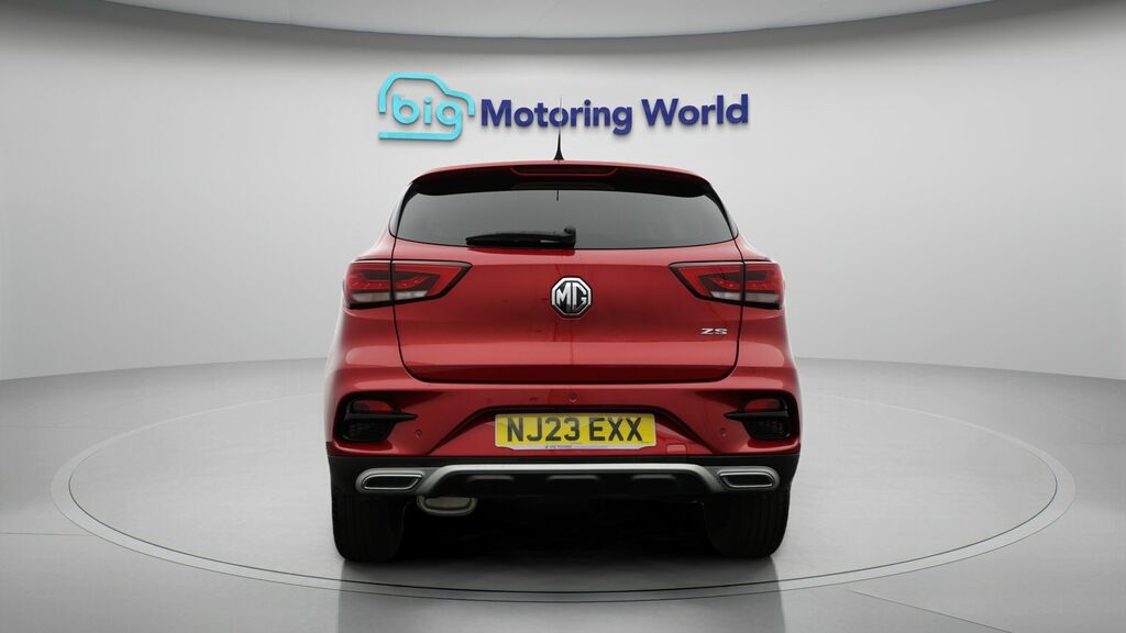 MG ZS Exclusive Red #6