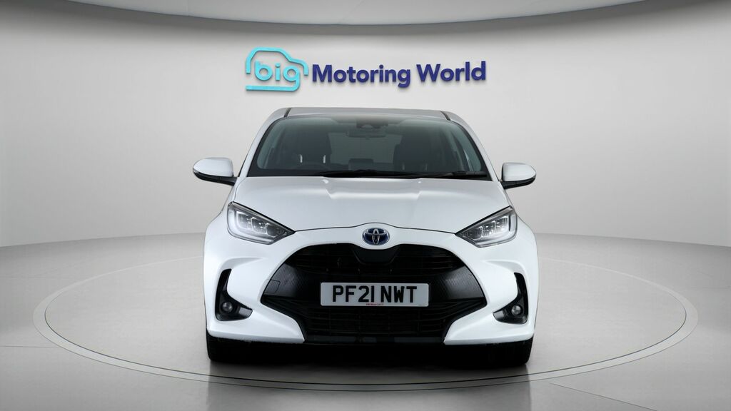 Toyota Yaris Design PF21NWT White #2