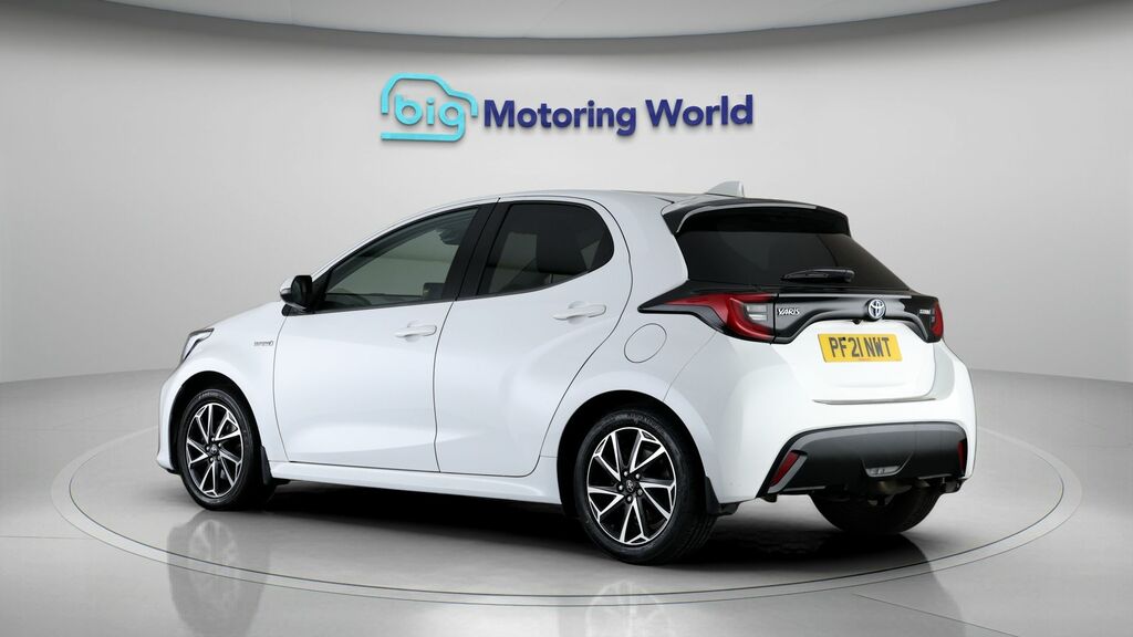 Toyota Yaris Design PF21NWT White #5