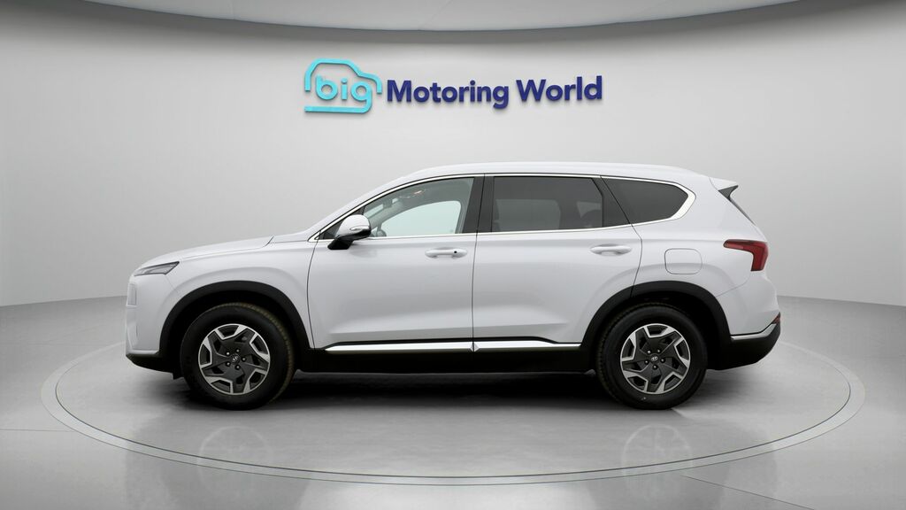 Hyundai Santa Fe Premium GV23WVJ White #4