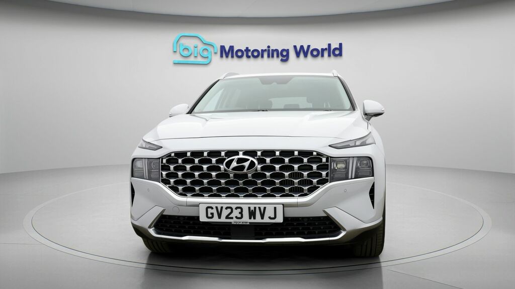 Hyundai Santa Fe Premium GV23WVJ White #2