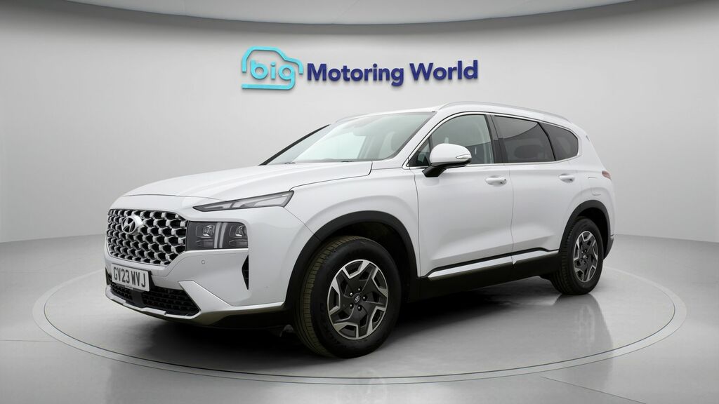Hyundai Santa Fe Premium GV23WVJ White #3