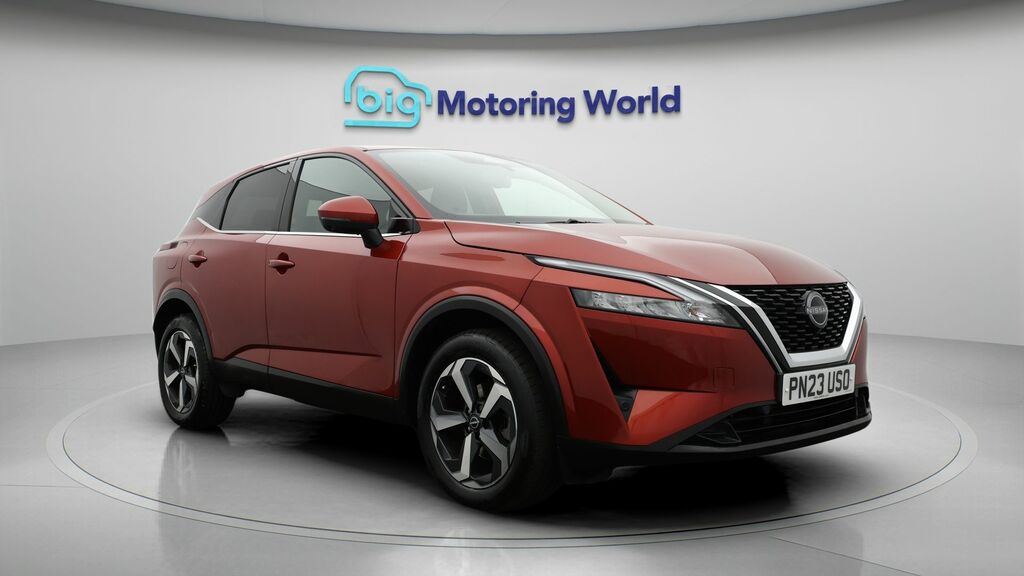 Nissan Qashqai N-connecta PN23USO Red