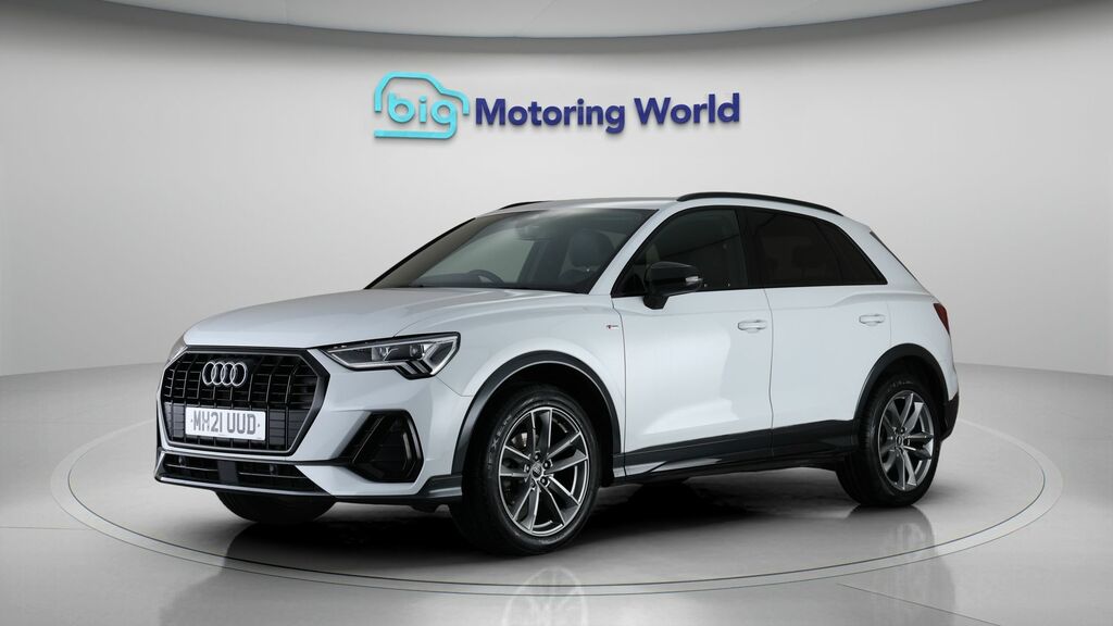 Audi Q3 Black Edition MH21UUD White #3