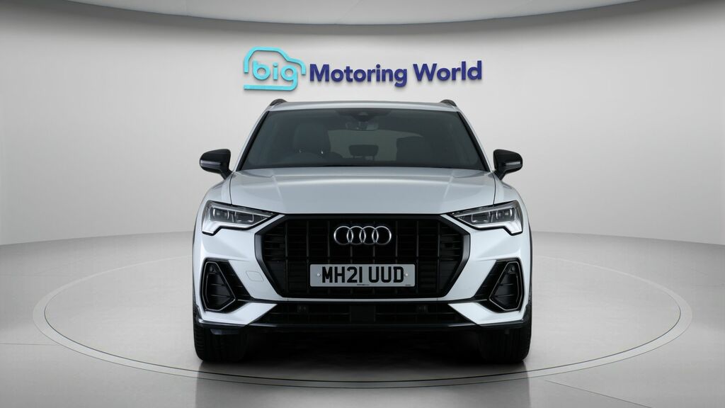 Audi Q3 Black Edition MH21UUD White #2