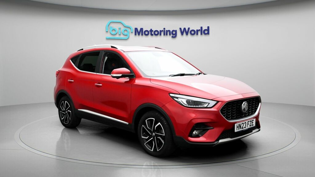 MG ZS Exclusive Red