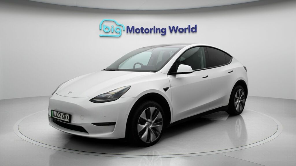 Tesla Model Y Long Range AJ22KRX White #3