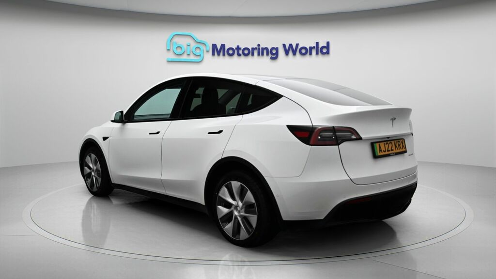 Tesla Model Y Long Range AJ22KRX White #5