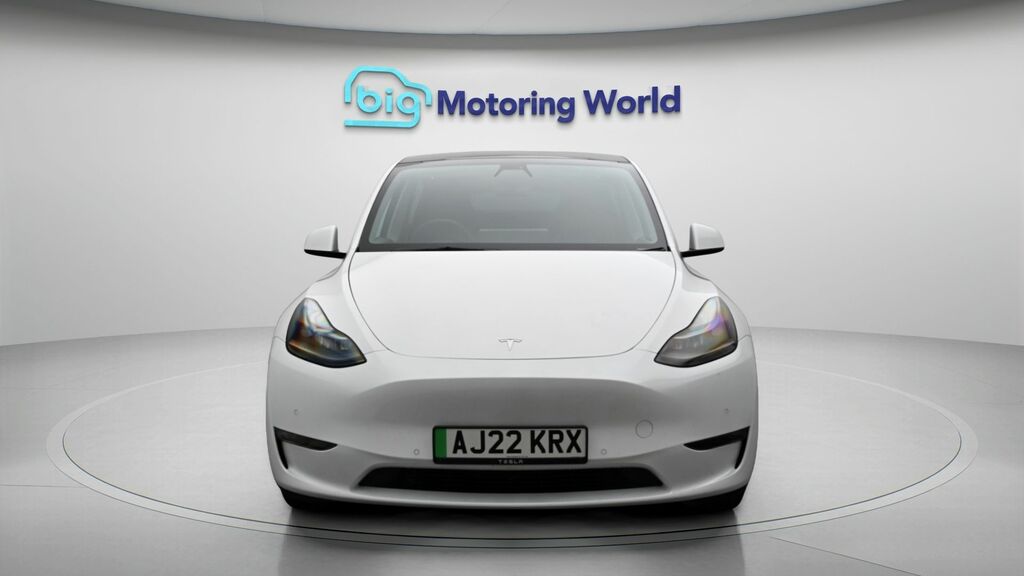 Tesla Model Y Long Range AJ22KRX White #2
