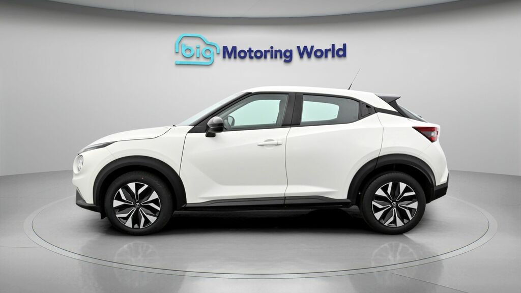 Nissan Juke Acenta White #4
